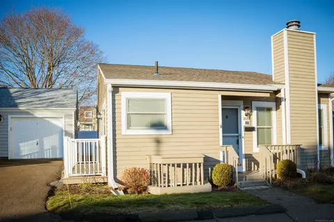 529 Emerson Dr #529, Branford, CT 06405