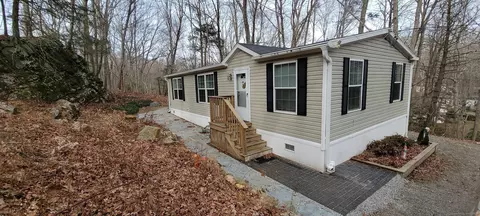 83 Evergreen Park, Clinton, CT 06413
