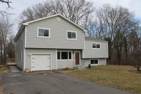 90 Annette Pl, Middletown, CT 06457