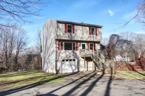 26 Mulberry St, Naugatuck, CT 06770