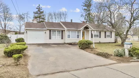 8 Navarro Rd, East Haven, CT 06512