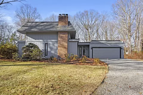 38 Laurelwood Dr, Wallingford, CT 06492