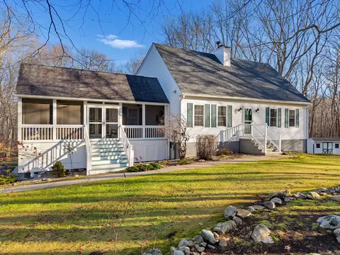 3 Peachtree Hill Ave, Ledyard, CT 06339