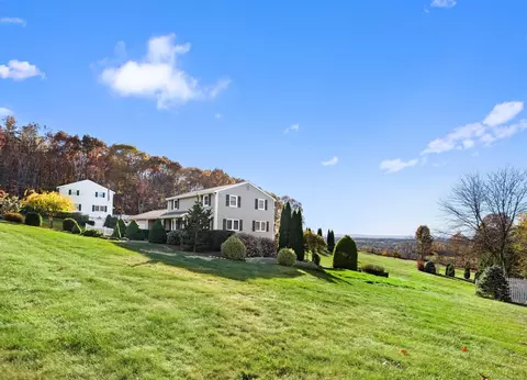 14 Virginia Dr, Ellington, CT 06029