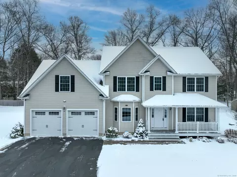 74 Round Hill Rd, Manchester, CT 06040