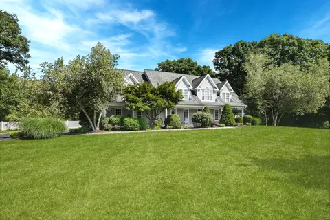 10 Grace View Dr, Easton, CT 06612
