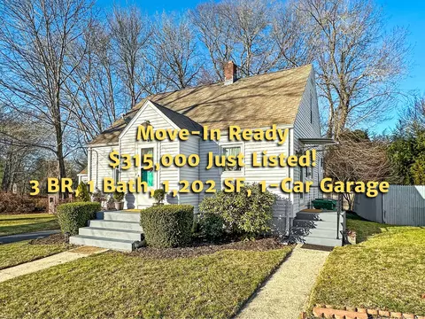 10 David St, Waterford, CT 06385