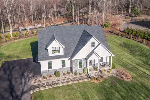 7 Dogwood Ct, Woodbridge, CT 06525