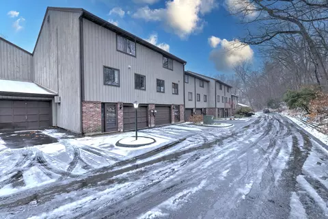 3379 Whitney Ave #14, Hamden, CT 06514