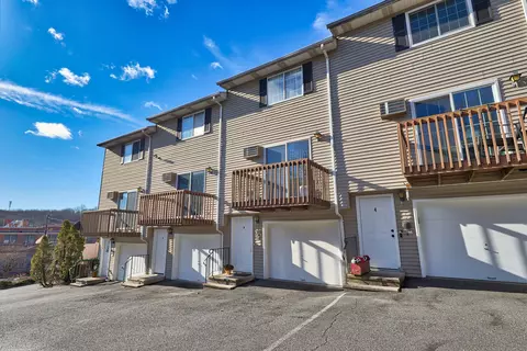 3199 E Main St #3, Waterbury, CT 06705
