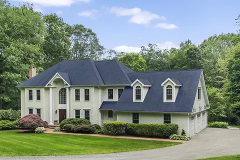 1658 Ponus Rdg, New Canaan, CT 06840