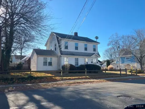 220 Helen St, Hamden, CT 06514