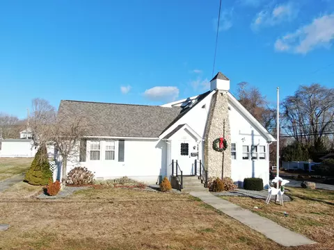37 Indianola Rd, East Lyme, CT 06357