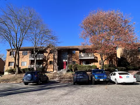 35 Riverview Dr #35, Bridgeport, CT 06606