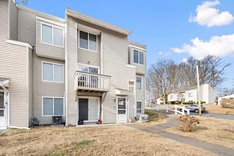 25 Cottonwood Rd #25, Newington, CT 06111