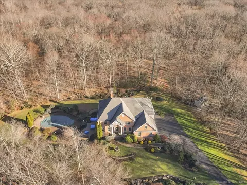 52 Julia Rd, Tolland, CT 06084