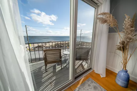 215 Beach St #3B, West Haven, CT 06516