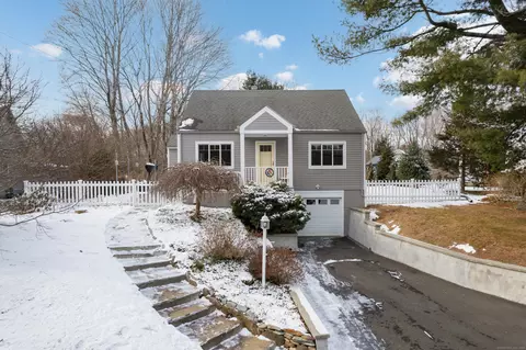 77 Scotland Ave, Madison, CT 06443