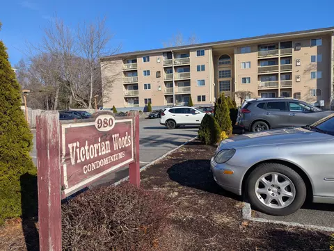 980 Lindley St #308H, Bridgeport, CT 06606