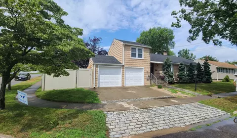 50 Geneva Ter, Fairfield, CT 06824