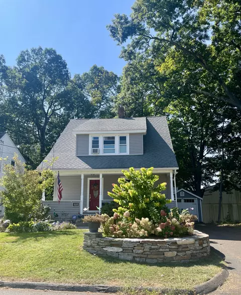 168 Autumn St, Manchester, CT 06040