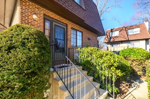 202 Soundview Ave #60, Stamford, CT 06902