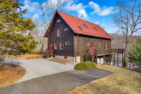 49 Homestead Rd, Ledyard, CT 06339