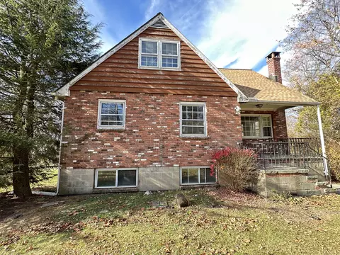 12 Darien Rd, New Fairfield, CT 06812