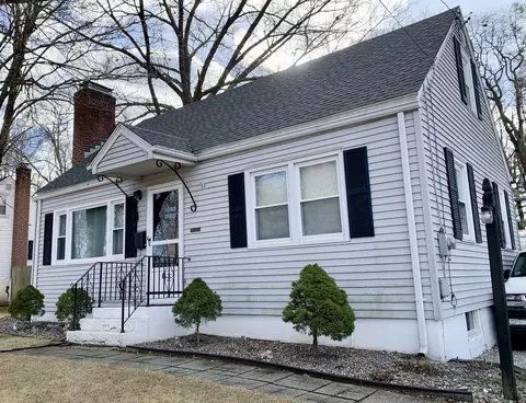 63 Arbutus St, East Hartford, CT 06108
