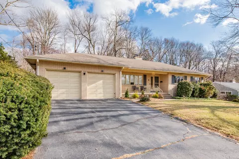 181 Lorann Dr, Naugatuck, CT 06770