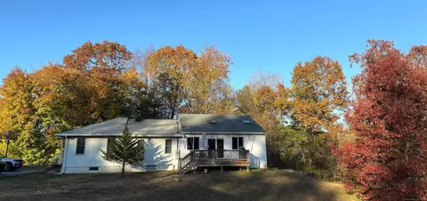 61 Mostowy Rd, East Lyme, CT 06333