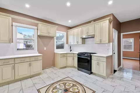 17 Ambrose St, Waterbury, CT 06705