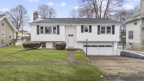 33 3rd St, Bristol, CT 06010