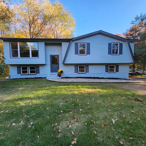 1018 Grassy Hill Rd, Montville, CT 06370