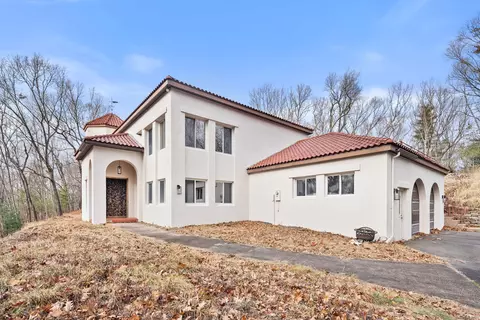 78 Strickland St, Glastonbury, CT 06033