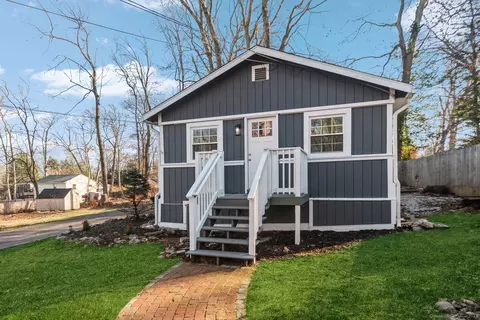 38 Lakeview Dr, Coventry, CT 06238