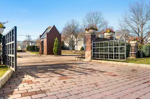 77 Havemeyer Ln #23, Stamford, CT 06902
