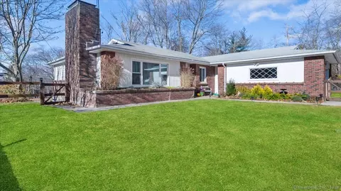 8 Fanton Rd, Danbury, CT 06811