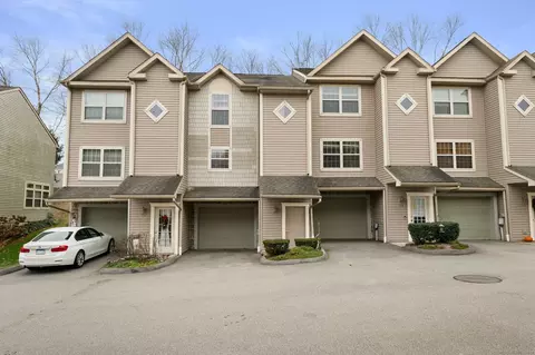 19 Hawthorne Dr #134, New London, CT 06320