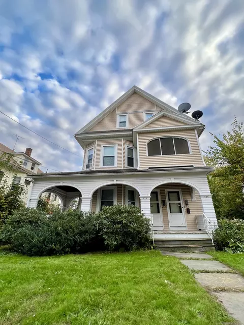 175 Barker St, Hartford, CT 06114