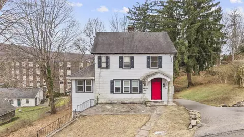 6 Maple St, New Milford, CT 06776