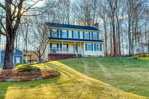 203 Dickinson Dr, Shelton, CT 06484