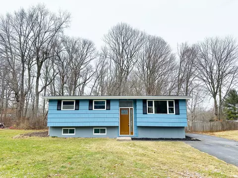 4 Chestnut Ln, Ledyard, CT 06339