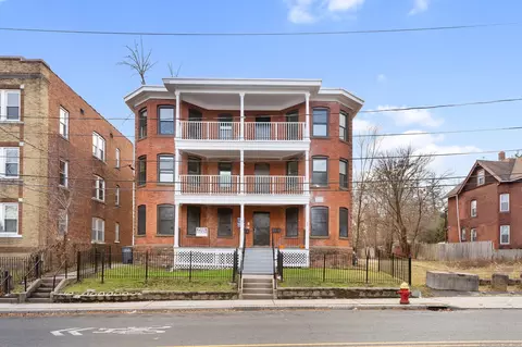 31-33 Capen St, Hartford, CT 06120