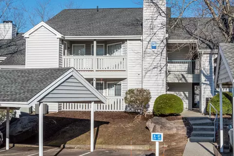 87 Leafwood Ln #234, Groton, CT 06340