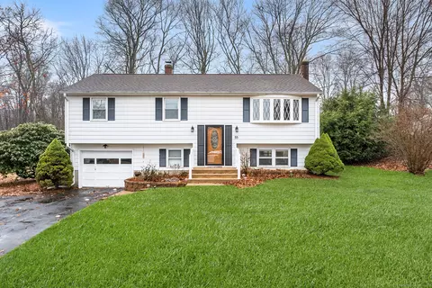 55 Knollcrest Rd, Norwich, CT 06360
