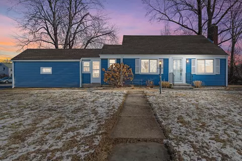 125 Elmfield St, West Hartford, CT 06110