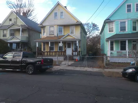 1036-1038 Maplewood Ave, Bridgeport, CT 06605