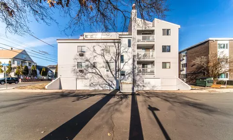 70 Weber Ave, Bridgeport, CT 06610