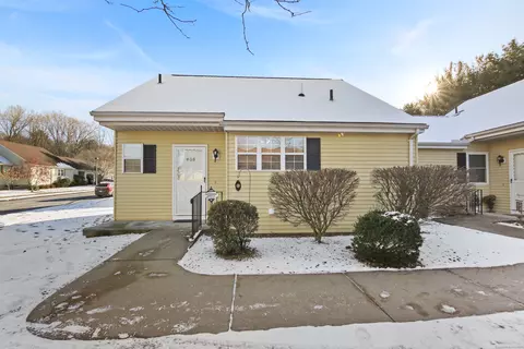 408 Lady Bug Ln #408, Vernon, CT 06066